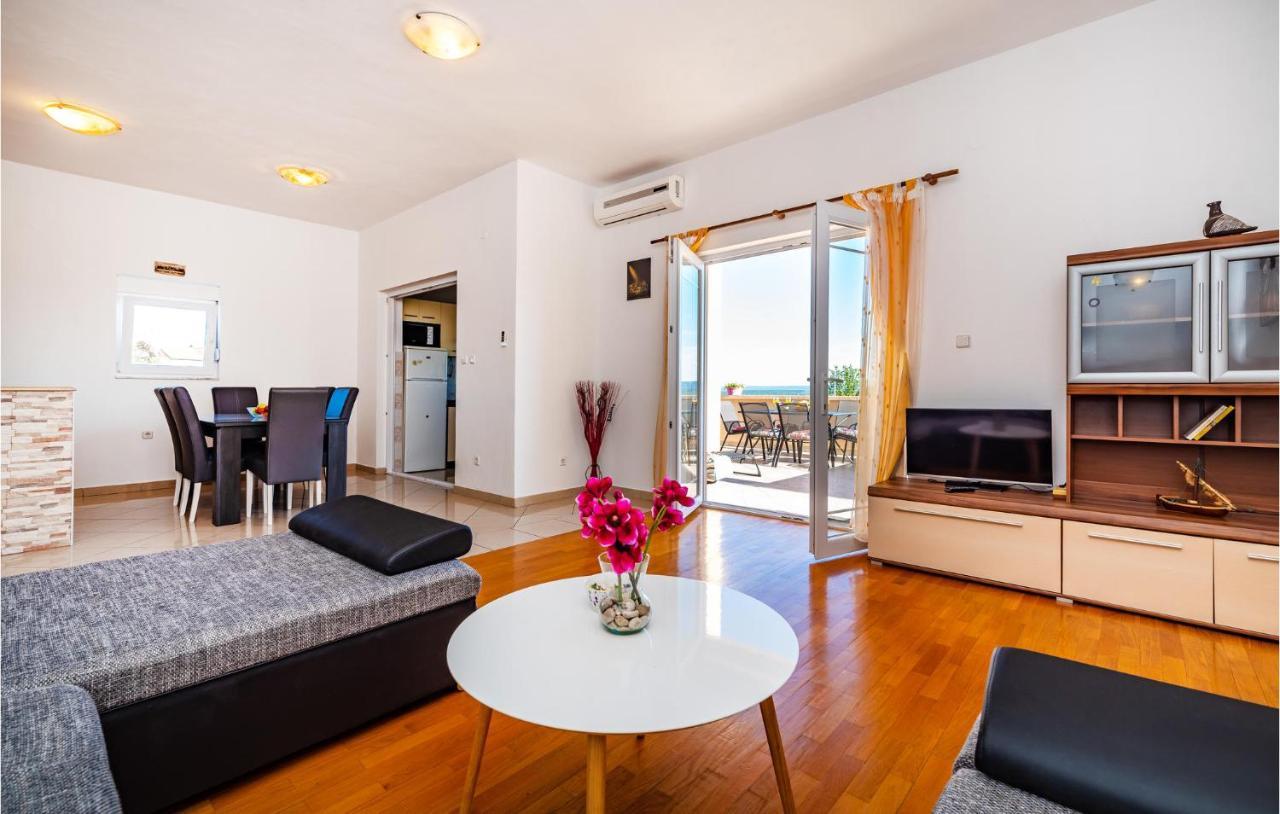 Beautiful Apartment In Maslenica With Kitchen Exterior foto