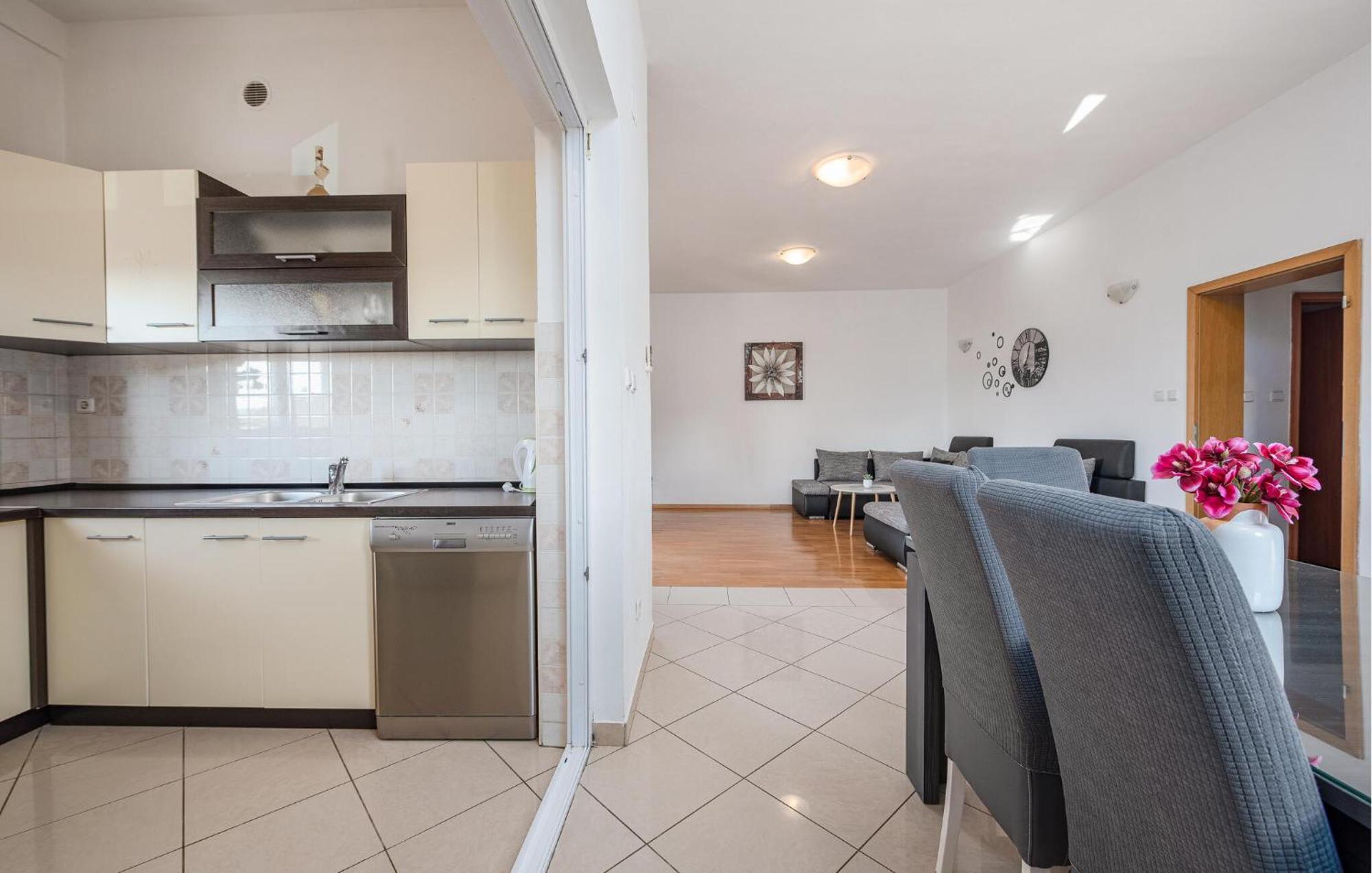 Beautiful Apartment In Maslenica With Kitchen Exterior foto