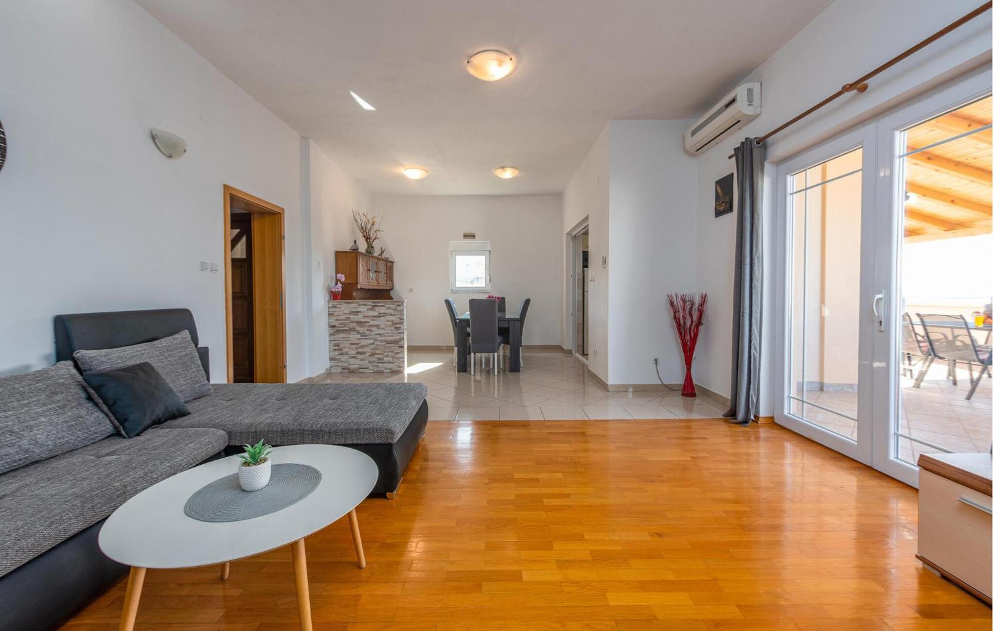 Beautiful Apartment In Maslenica With Kitchen Exterior foto