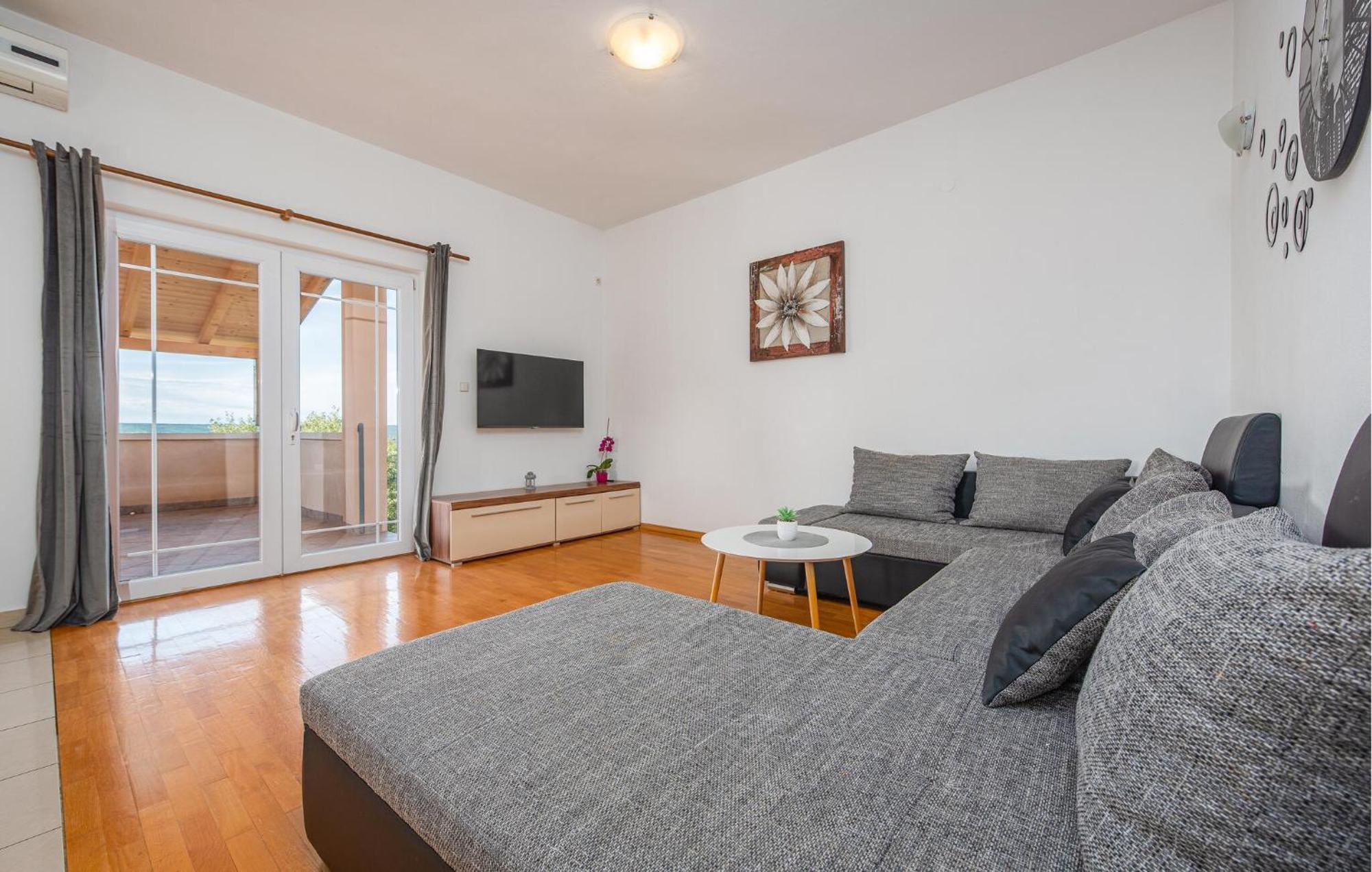 Beautiful Apartment In Maslenica With Kitchen Exterior foto